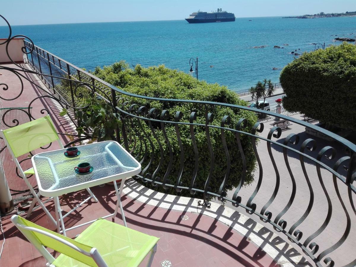 Apartament Plaza Giardini-Naxos Zewnętrze zdjęcie