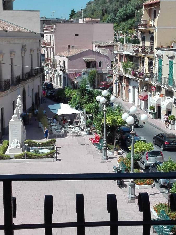 Apartament Plaza Giardini-Naxos Zewnętrze zdjęcie