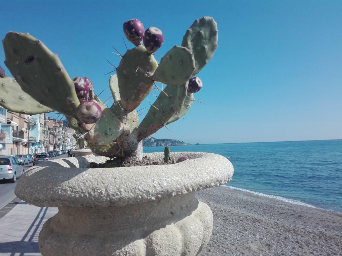 Apartament Plaza Giardini-Naxos Zewnętrze zdjęcie